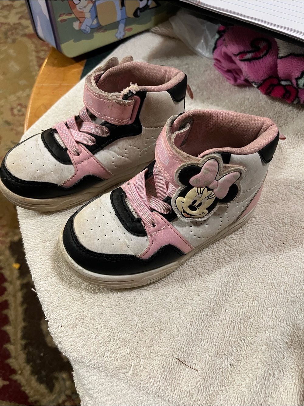 Girls' Minnie Mouse High-Top Sneakers - Pink/White/Black. Size 8